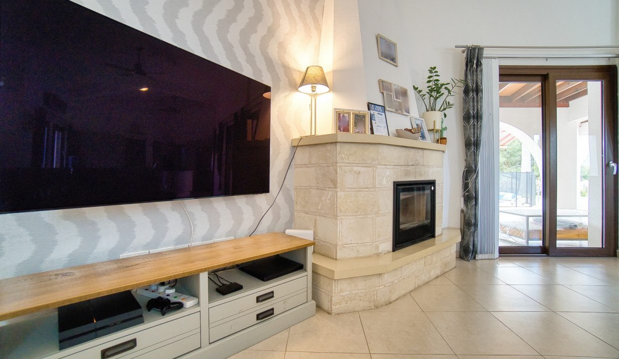 581821-bungalow-for-sale-in-kathikas_orig