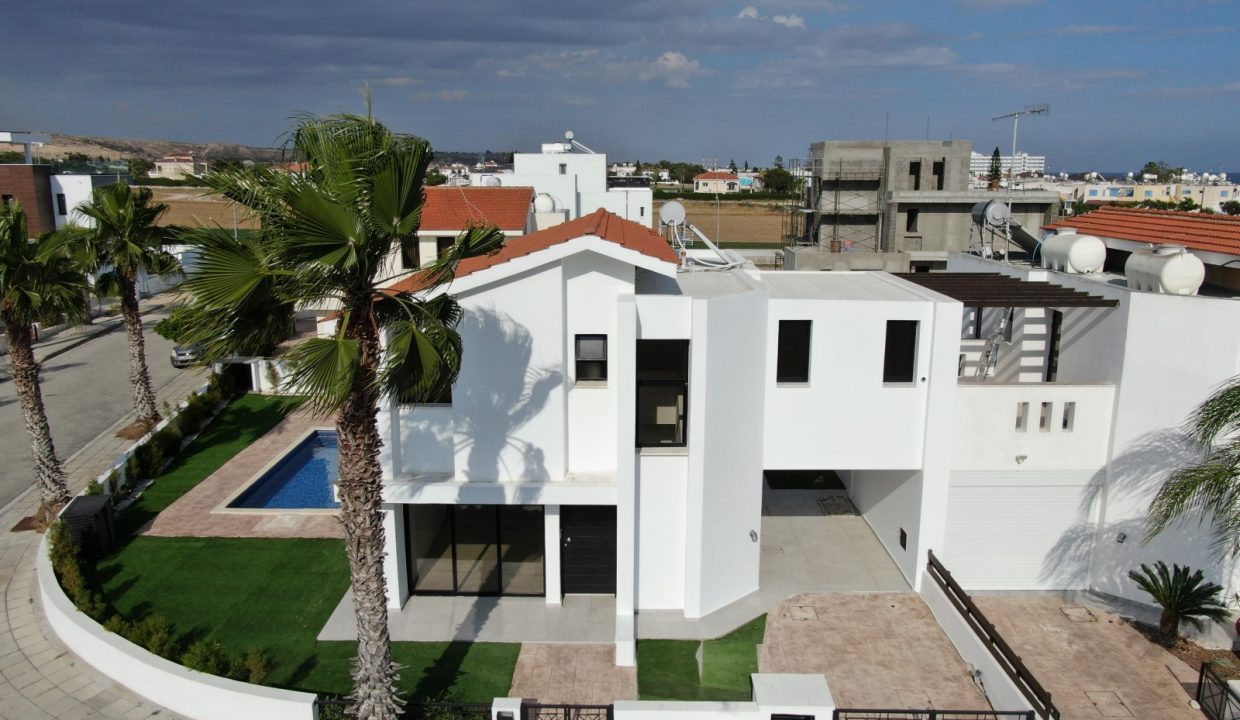 590300-semi-detached-villa-for-sale-in-pyla-tourist-area_orig