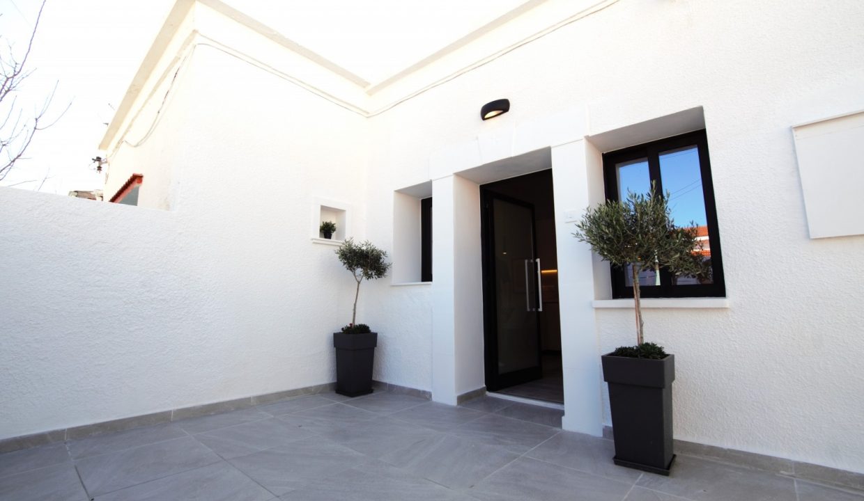 652633-bungalow-for-sale-in-paphos-town_orig