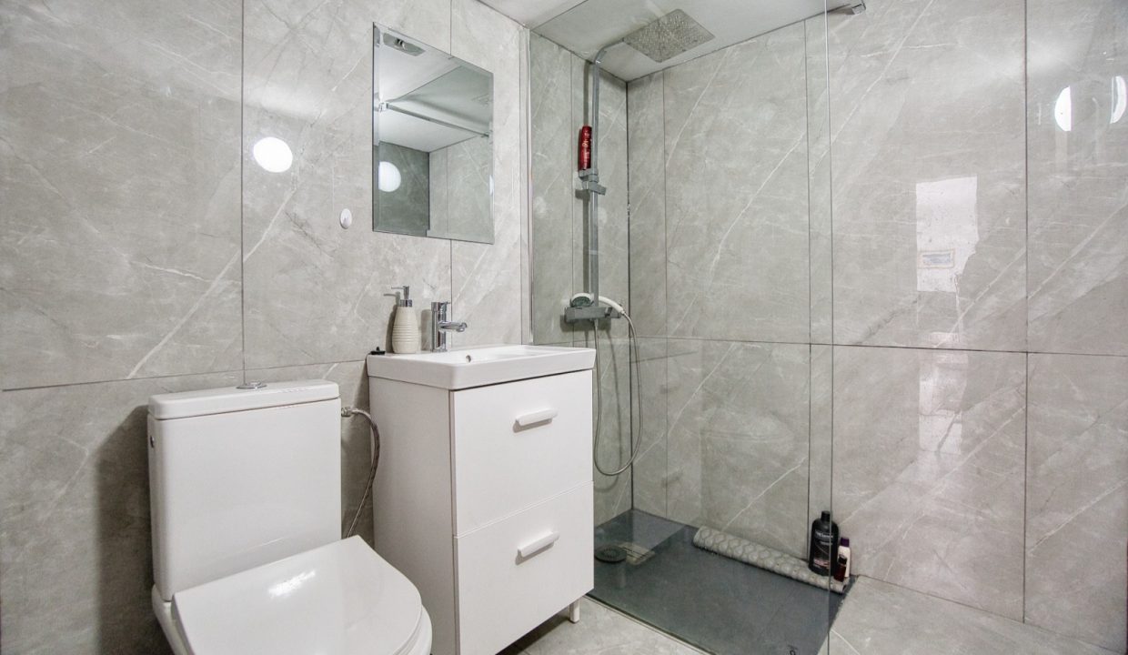 661927-detached-villa-for-sale-in-select-location_orig