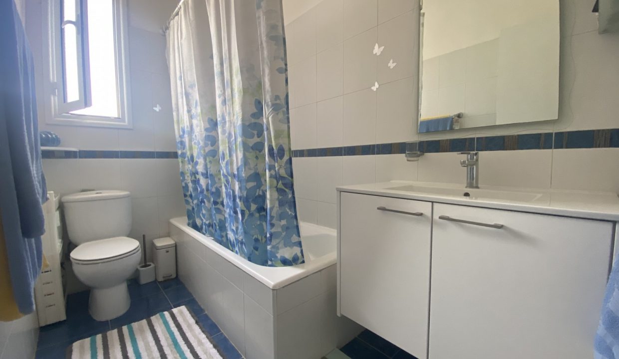 663923-semi-detached-villa-for-sale-in-select-location_orig