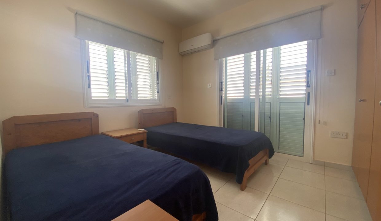663924-semi-detached-villa-for-sale-in-select-location_orig