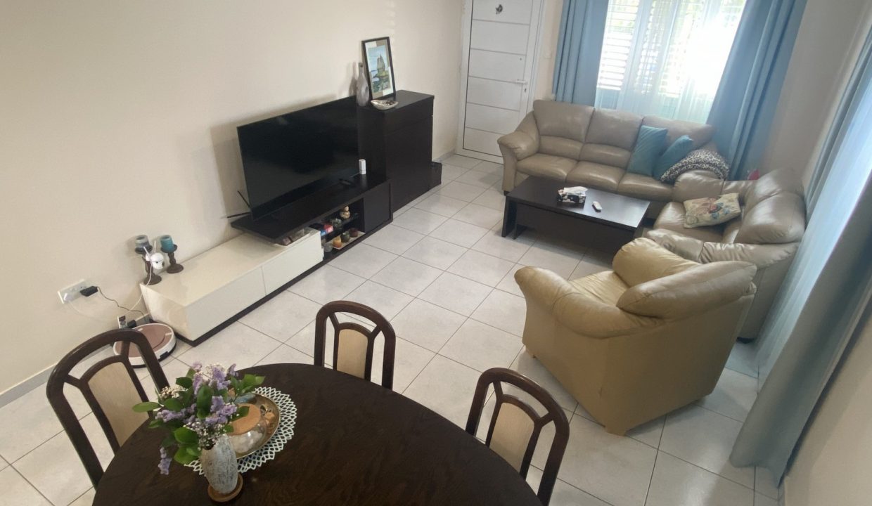 663925-semi-detached-villa-for-sale-in-select-location_orig