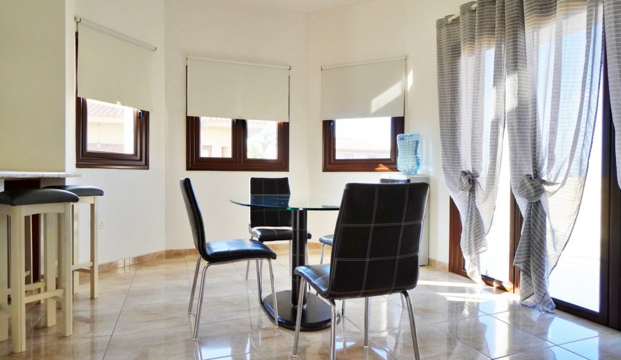 664948-detached-villa-for-sale-in-select-location_orig