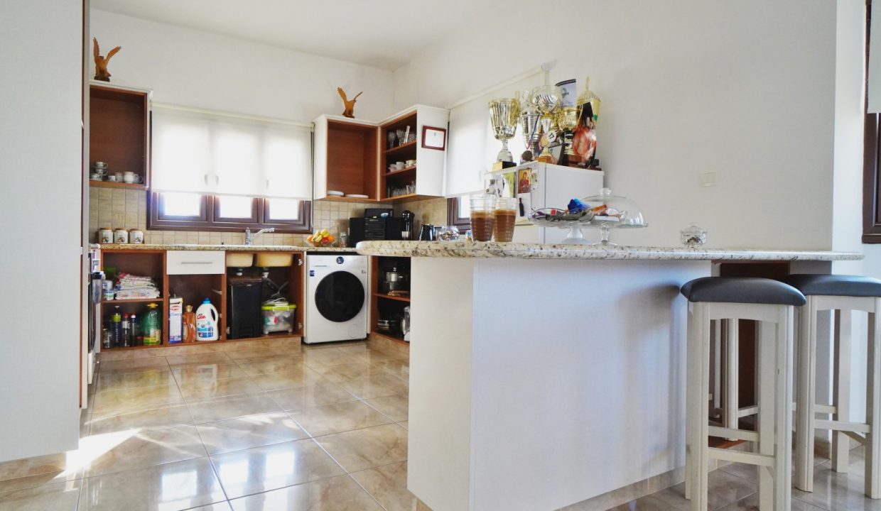 664949-detached-villa-for-sale-in-select-location_orig