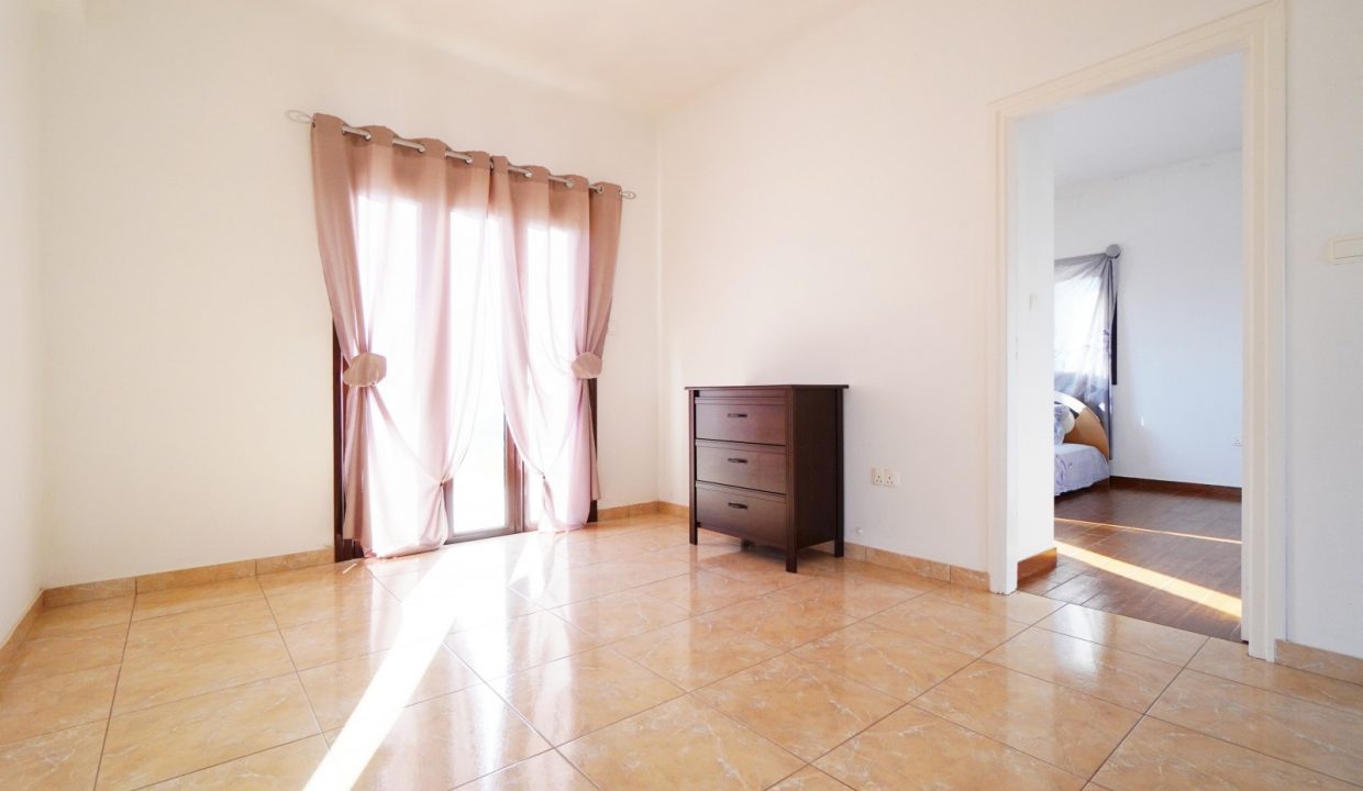 664953-detached-villa-for-sale-in-select-location_orig