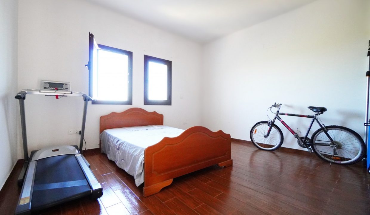 664956-detached-villa-for-sale-in-select-location_orig