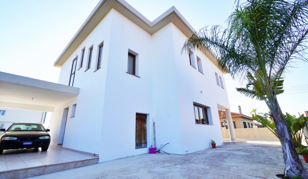 664973-detached-villa-for-sale-in-frenaros_orig