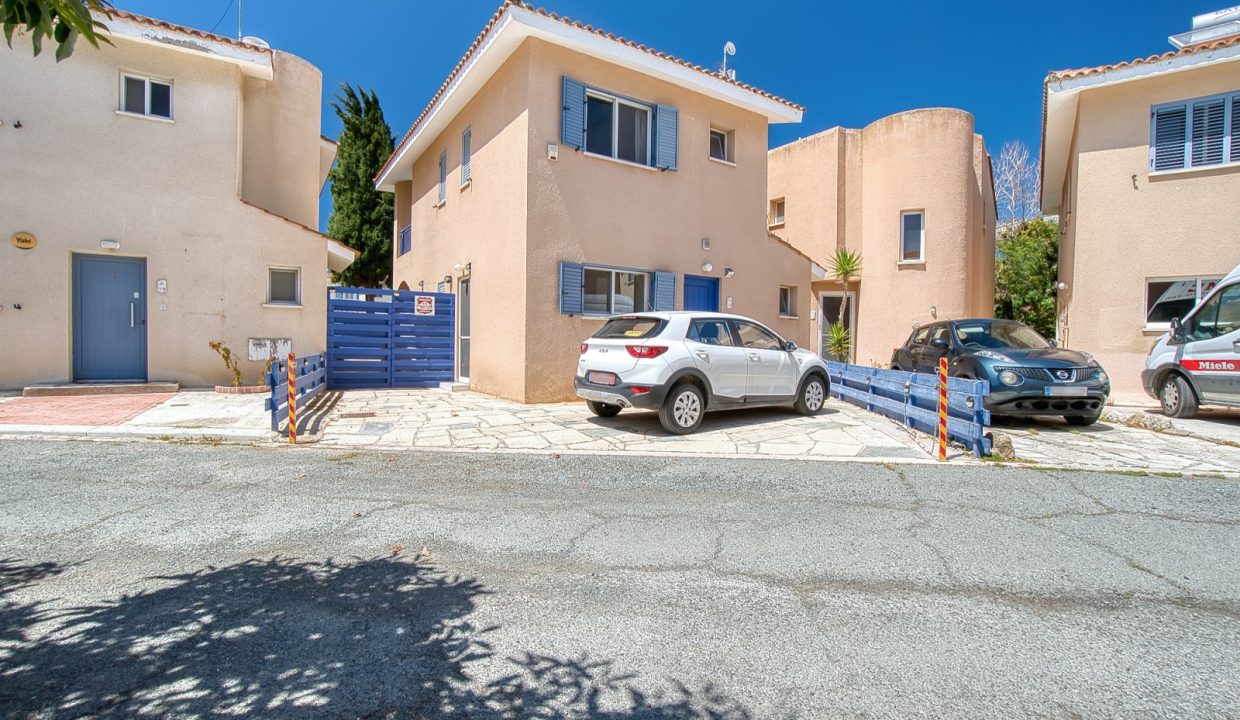 680735-detached-villa-for-sale-in-kato-paphos-universal_orig