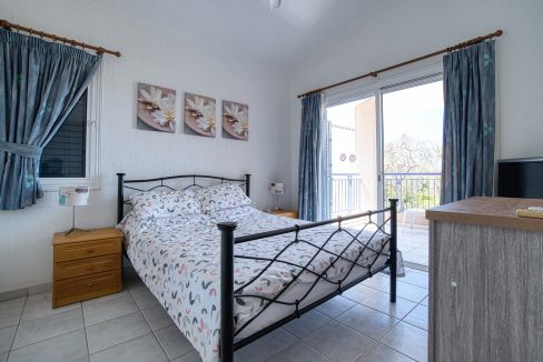 680738-detached-villa-for-sale-in-kato-paphos-universal_orig