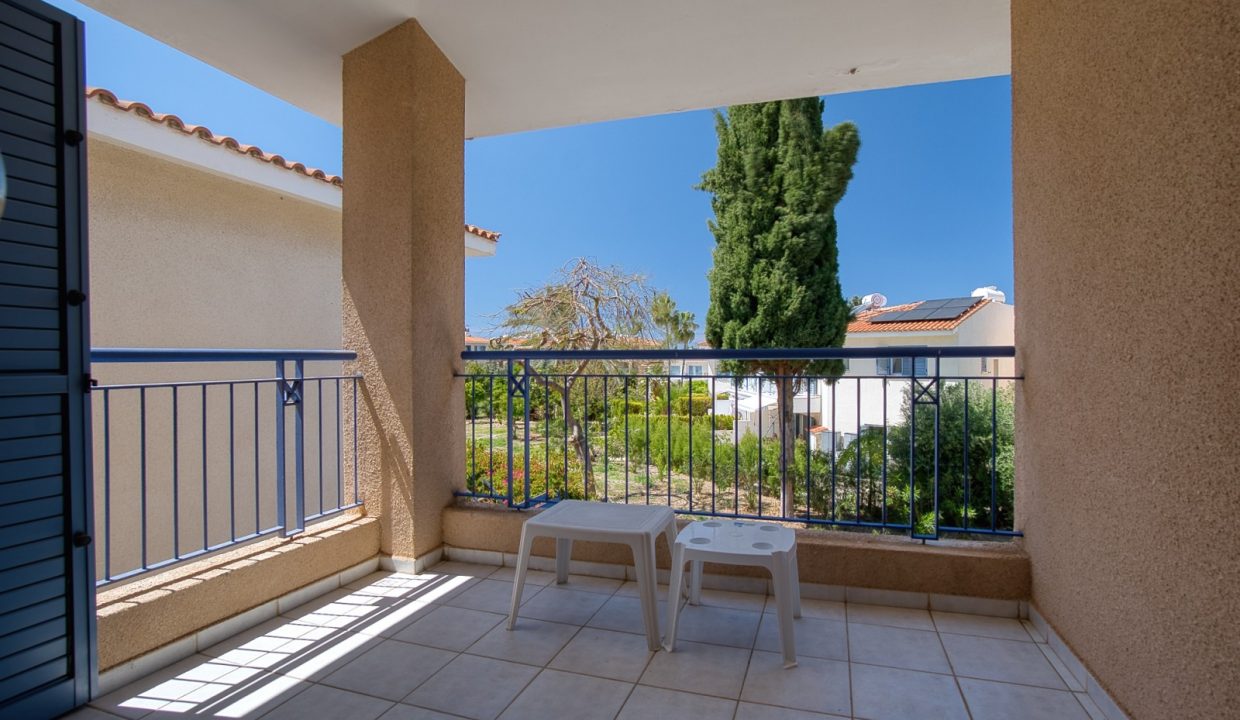 680740-detached-villa-for-sale-in-kato-paphos-universal_orig