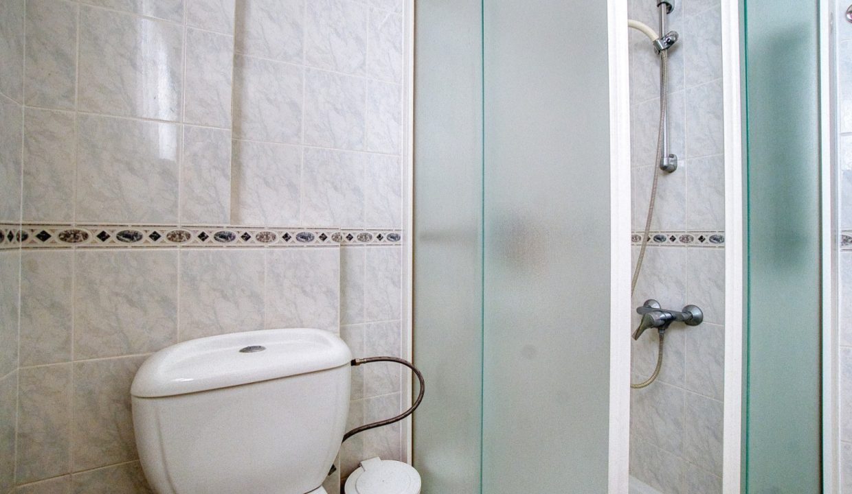 680745-detached-villa-for-sale-in-kato-paphos-universal_orig