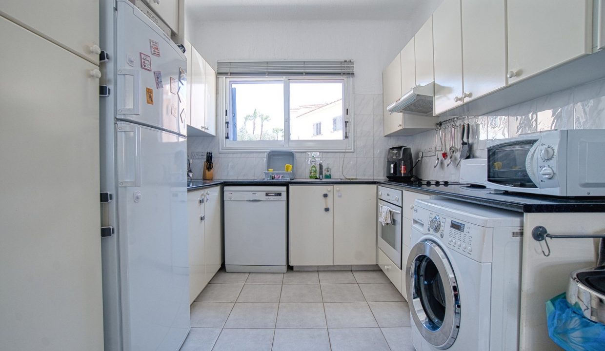 680750-detached-villa-for-sale-in-kato-paphos-universal_orig