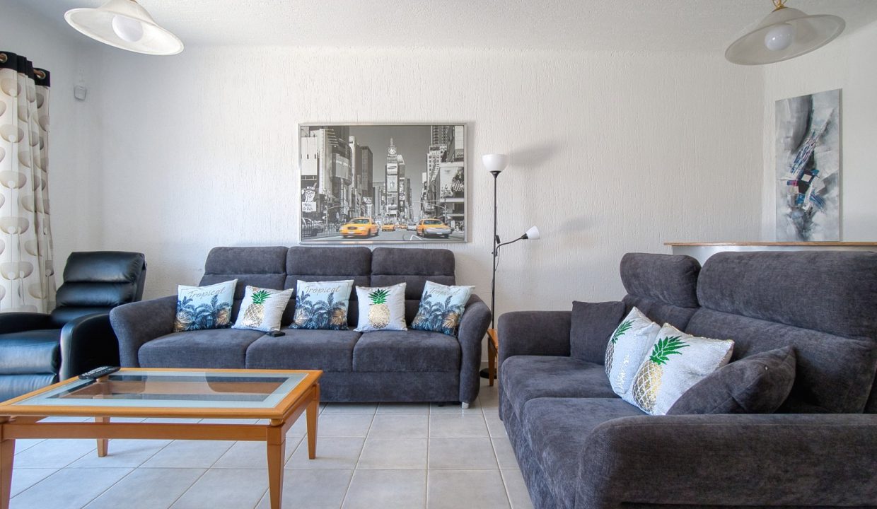 680754-detached-villa-for-sale-in-kato-paphos-universal_orig