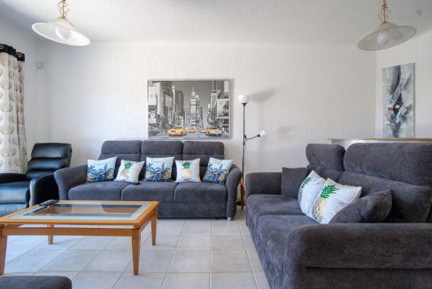 680754-detached-villa-for-sale-in-kato-paphos-universal_orig