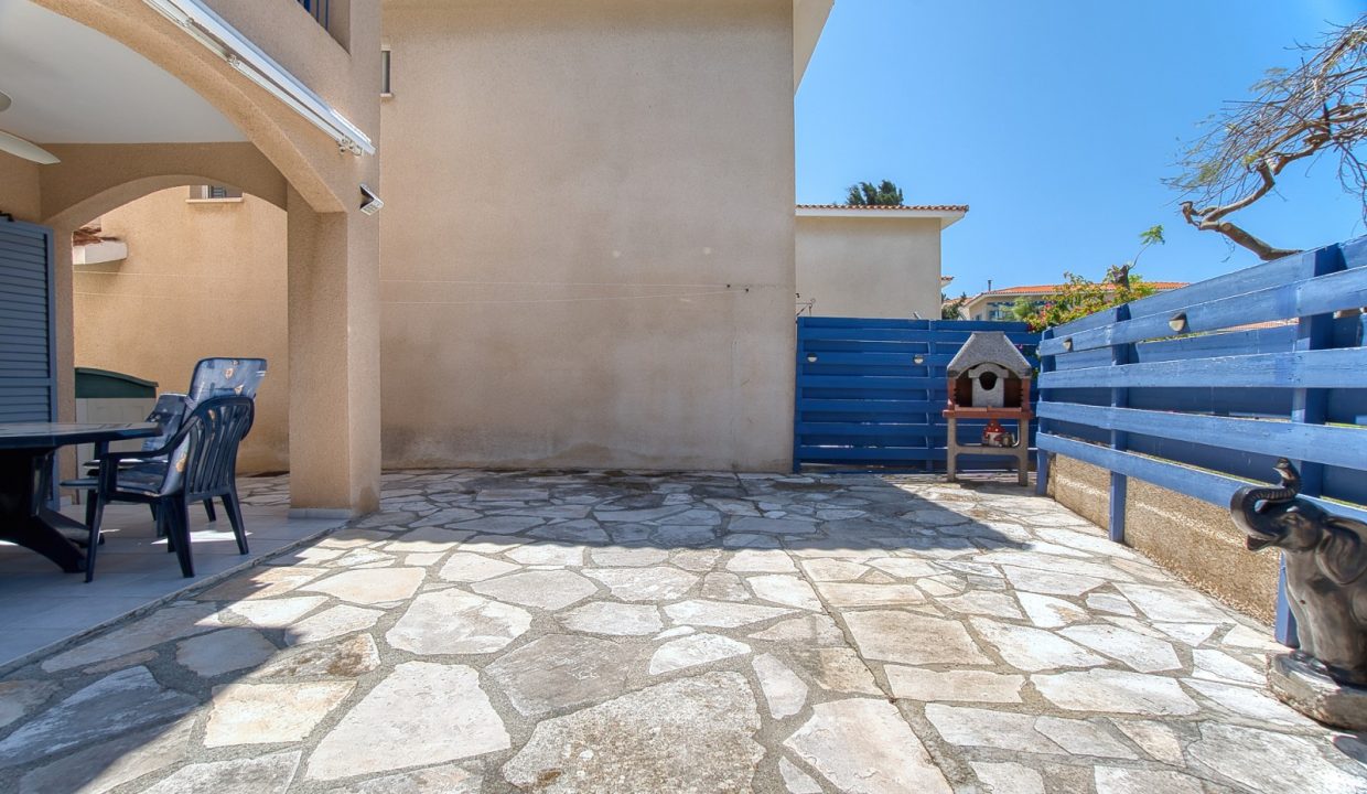 680761-detached-villa-for-sale-in-kato-paphos-universal_orig