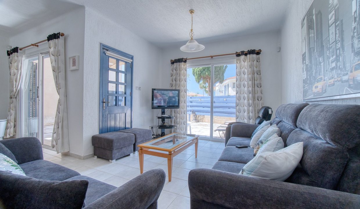 680762-detached-villa-for-sale-in-kato-paphos-universal_orig