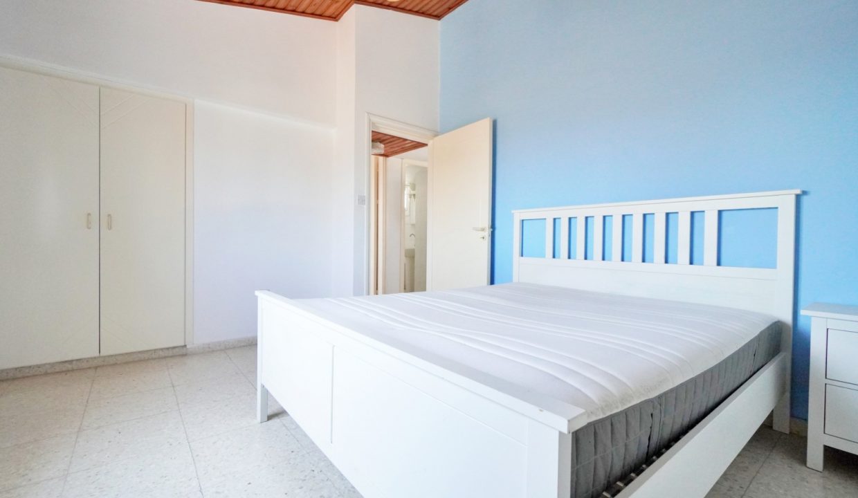697305-detached-villa-for-sale-in-select-location_orig