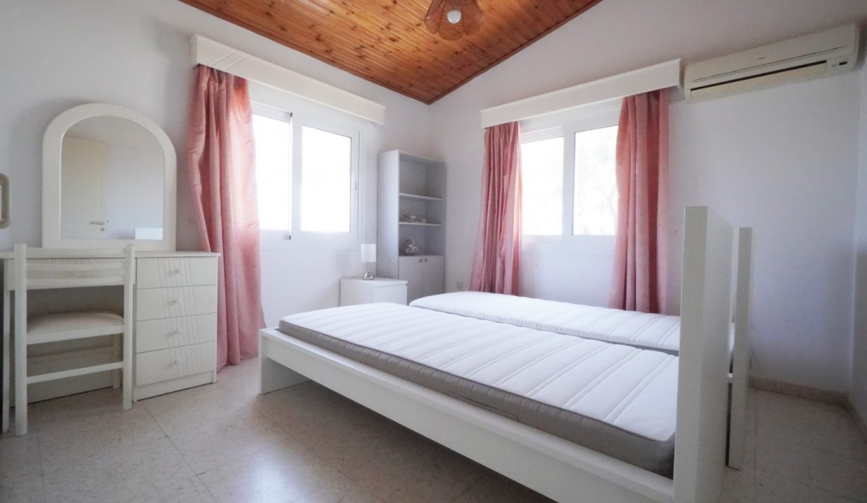 697306-detached-villa-for-sale-in-select-location_orig