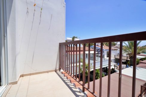 697308-detached-villa-for-sale-in-select-location_orig