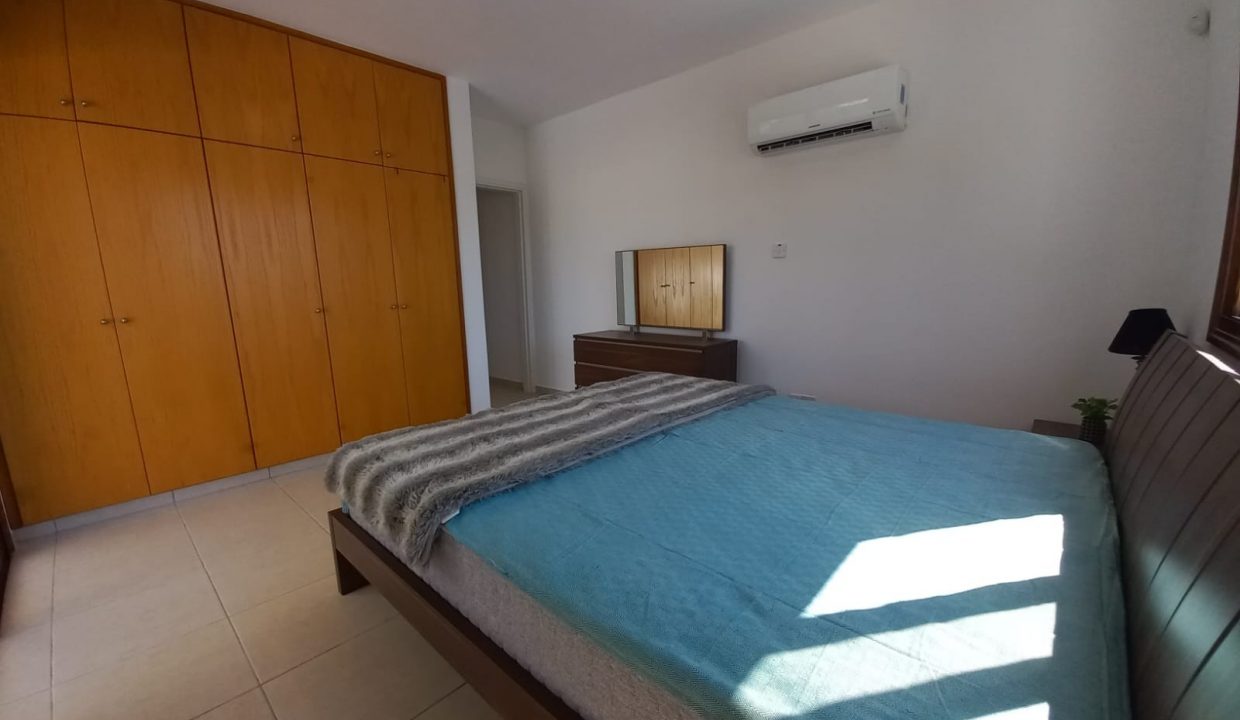 703312-detached-villa-for-sale-in-select-location_orig