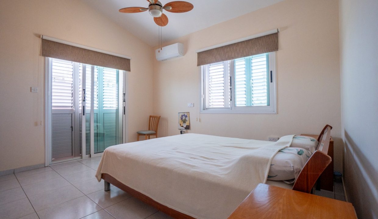 706632-semi-detached-villa-for-sale-in-kato-paphos-universal_orig
