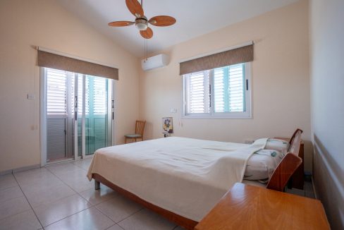 706632-semi-detached-villa-for-sale-in-kato-paphos-universal_orig
