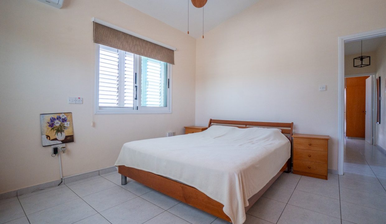 706633-semi-detached-villa-for-sale-in-kato-paphos-universal_orig