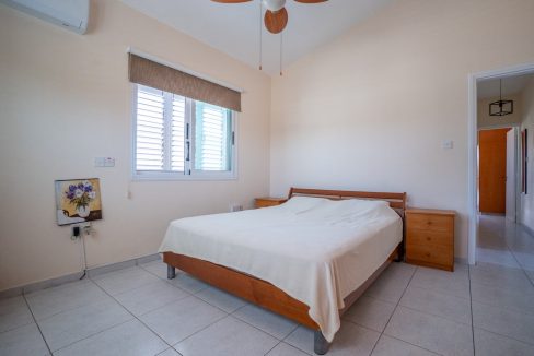 706633-semi-detached-villa-for-sale-in-kato-paphos-universal_orig