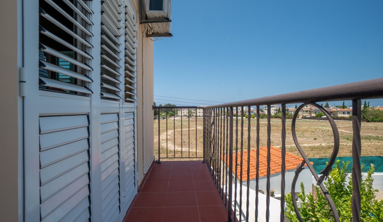 706640-semi-detached-villa-for-sale-in-kato-paphos-universal_orig