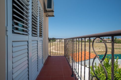706640-semi-detached-villa-for-sale-in-kato-paphos-universal_orig