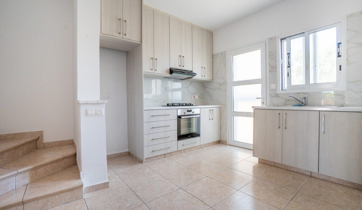 727103-town-house-for-sale-in-chloraka_orig