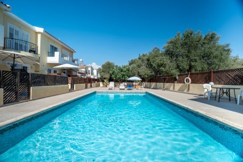 727112-town-house-for-sale-in-chloraka_orig