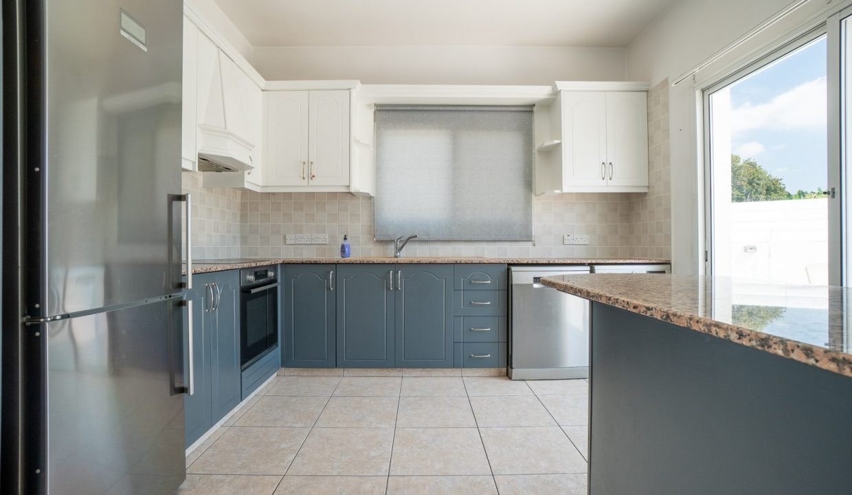 734920-detached-villa-for-sale-in-kissonerga_orig