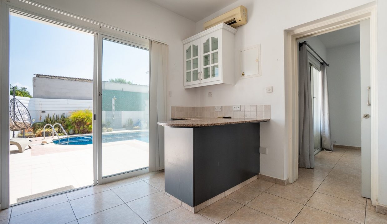 734924-detached-villa-for-sale-in-kissonerga_orig