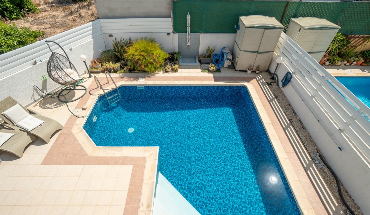 734941-detached-villa-for-sale-in-kissonerga_orig