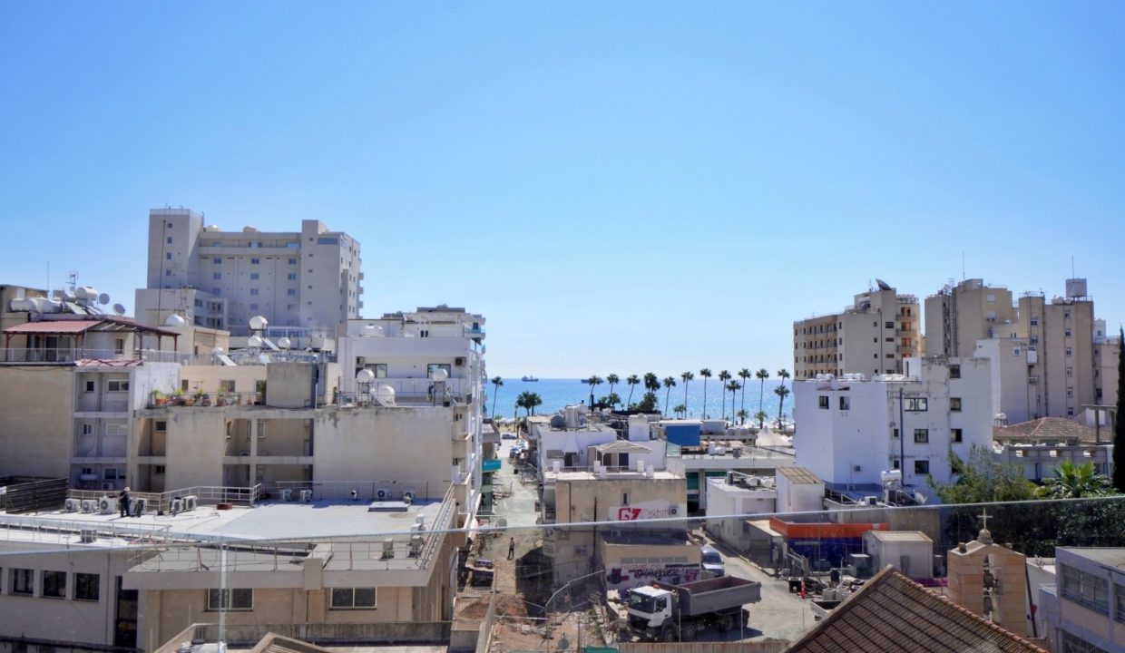 794880-apartment-for-sale-in-larnaka-finikoudes_orig