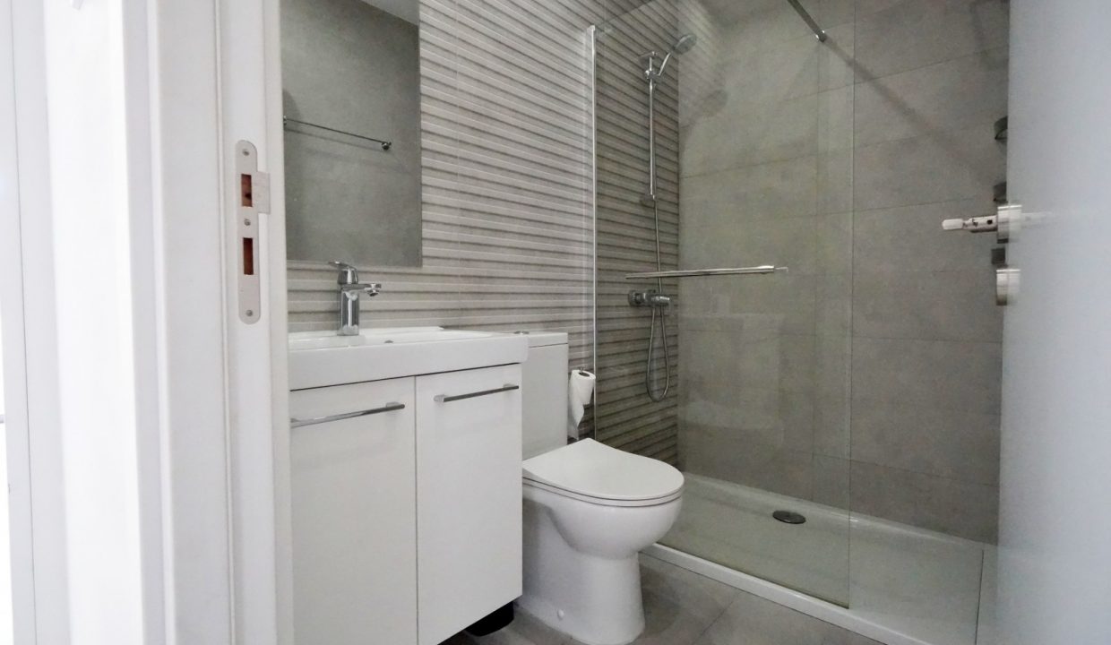 794881-apartment-for-sale-in-larnaka-finikoudes_orig
