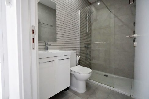 794881-apartment-for-sale-in-larnaka-finikoudes_orig