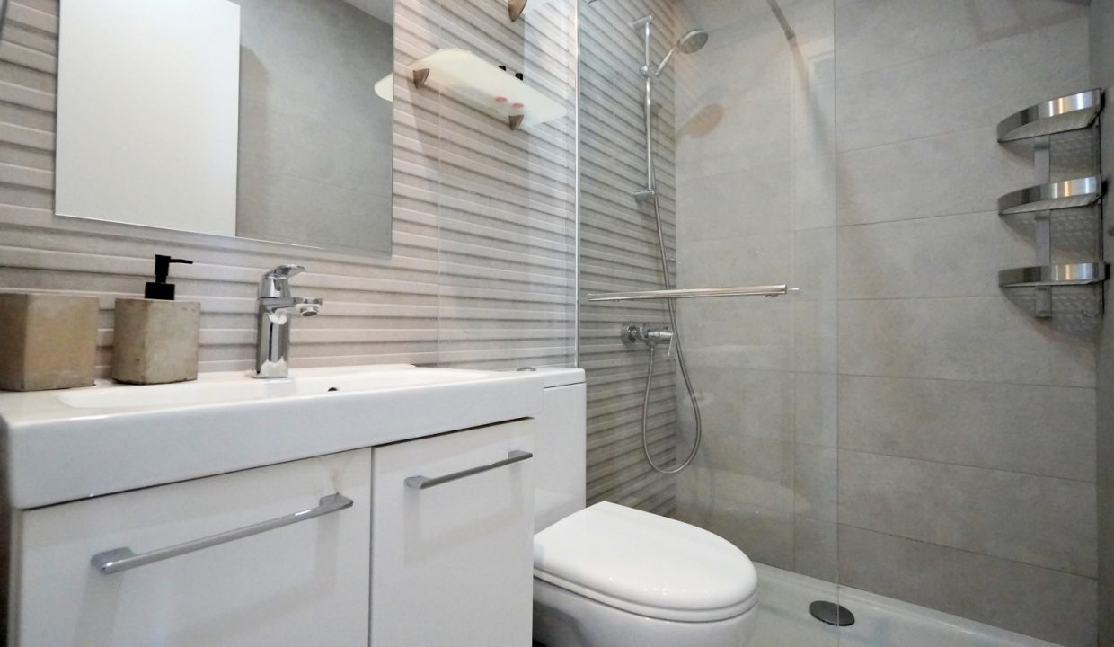 794887-apartment-for-sale-in-larnaka-finikoudes_orig