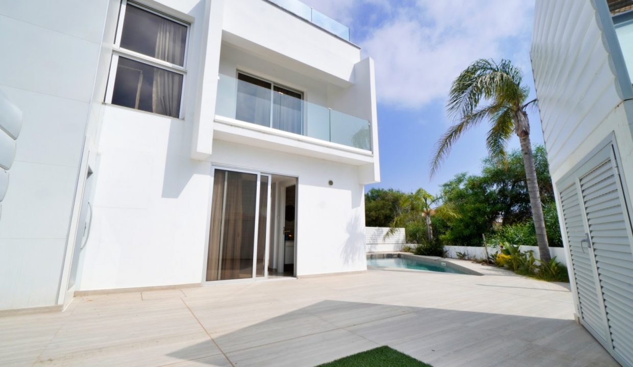 804687-detached-villa-for-sale-in-konnos_orig